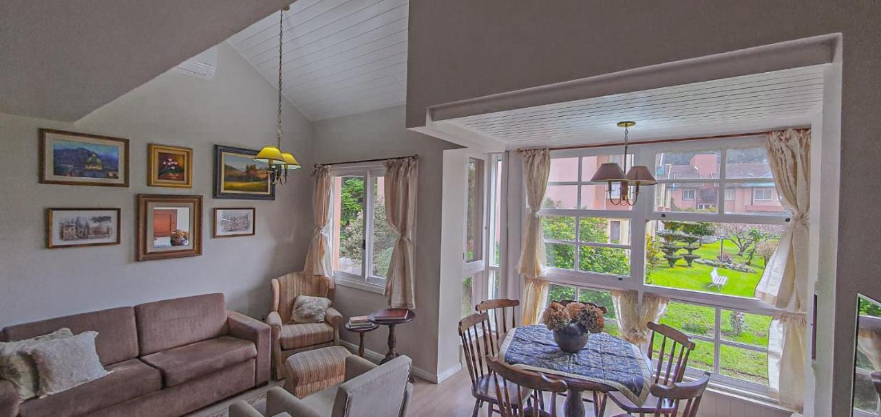 Duplex Floresta Negra - Sua Base Perfeita Em Gramado! Otima Localizacao Lagonegro 500M - 02 Quartos E 02 Banheiros Para Familia Em Condominio Fechad0, Cozinha Completa Com Garagem E Portaria 24H Exterior foto