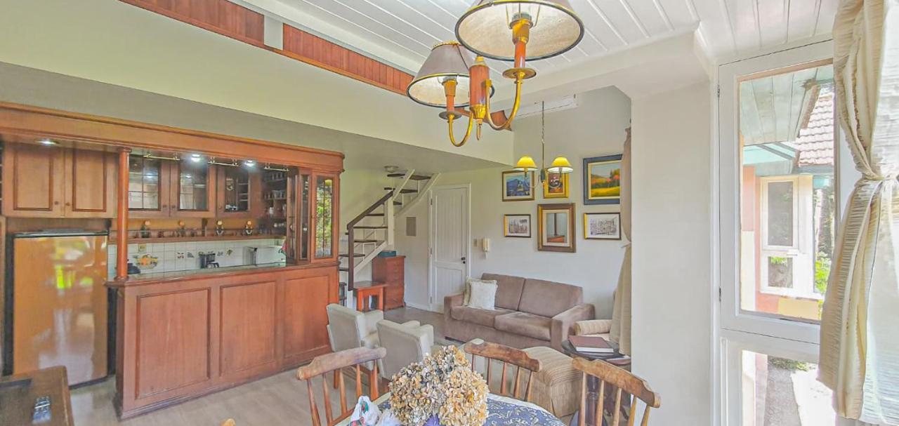 Duplex Floresta Negra - Sua Base Perfeita Em Gramado! Otima Localizacao Lagonegro 500M - 02 Quartos E 02 Banheiros Para Familia Em Condominio Fechad0, Cozinha Completa Com Garagem E Portaria 24H Exterior foto