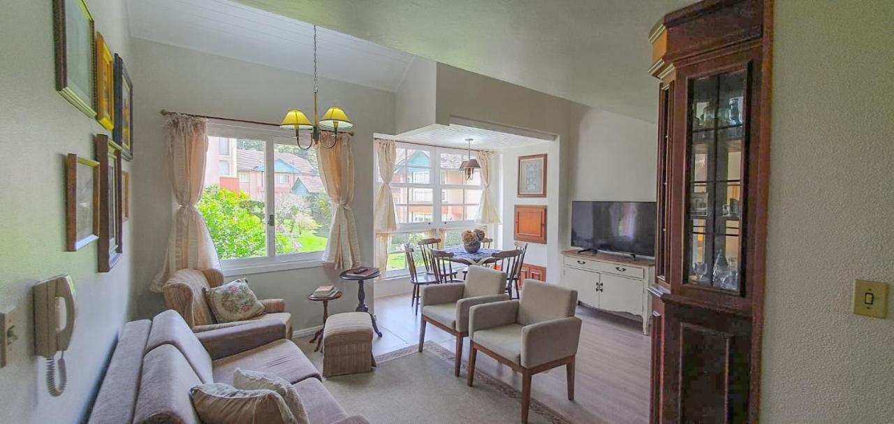 Duplex Floresta Negra - Sua Base Perfeita Em Gramado! Otima Localizacao Lagonegro 500M - 02 Quartos E 02 Banheiros Para Familia Em Condominio Fechad0, Cozinha Completa Com Garagem E Portaria 24H Exterior foto