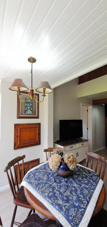 Duplex Floresta Negra - Sua Base Perfeita Em Gramado! Otima Localizacao Lagonegro 500M - 02 Quartos E 02 Banheiros Para Familia Em Condominio Fechad0, Cozinha Completa Com Garagem E Portaria 24H Exterior foto